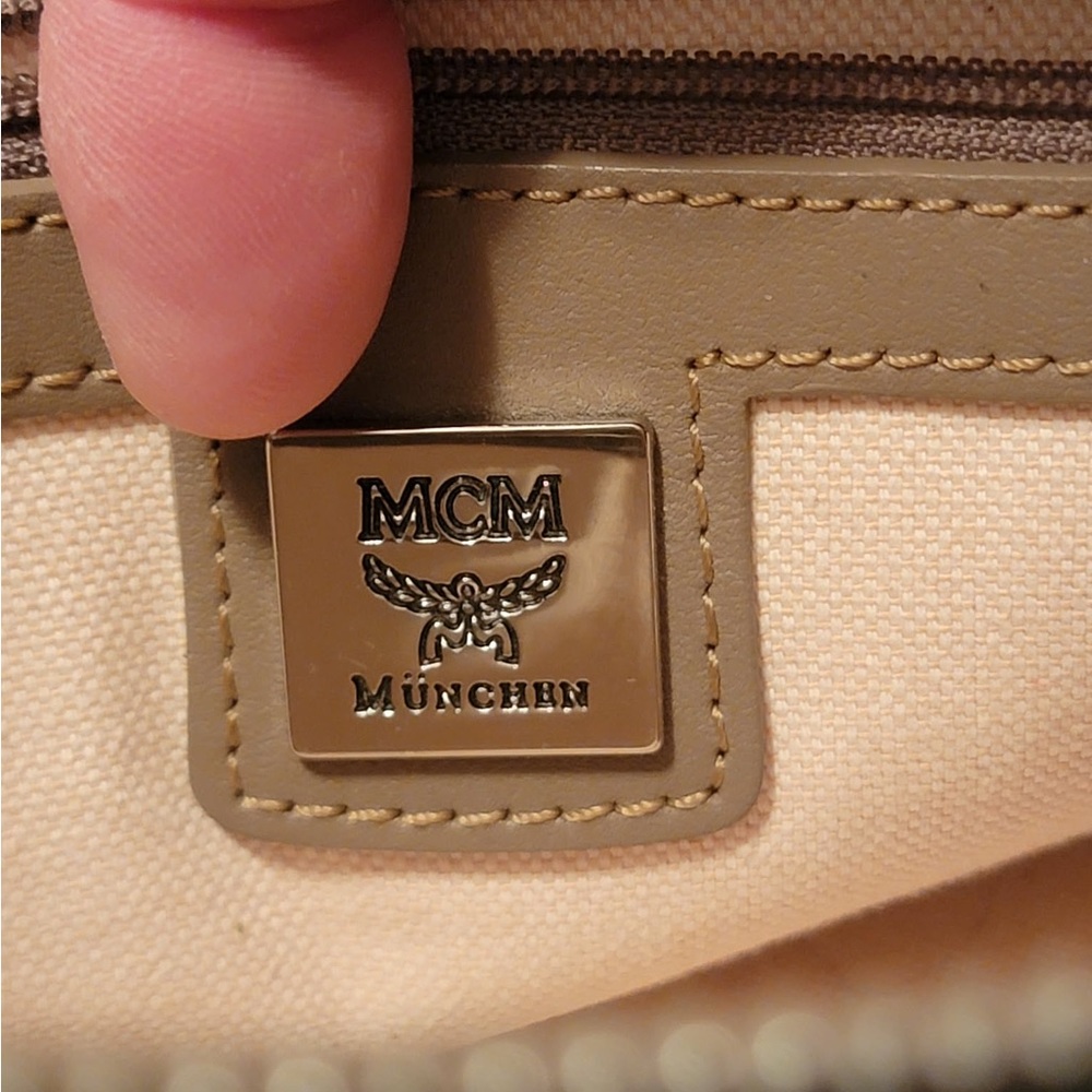 MCM White and Red Wristlet with Orange Accent - Picture 8 of 9